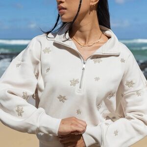 Elevated Faith Floral Half Zip Sweatshirt L Cream Cropped Cozy